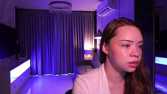 Snapshot of VixenMia chatting on 10-01-25, 02:39 VixenMia online show from 10-01-25, 02:39