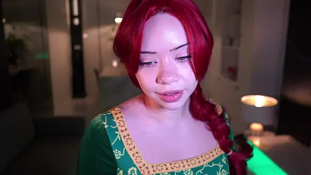 Snapshot of VixenMia chatting on 10-12-25, 02:32 VixenMia online show from 10-12-25, 02:32