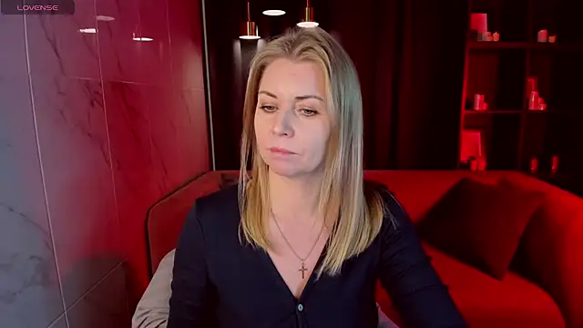 Annie Light online show from 12-16-24, 08:52