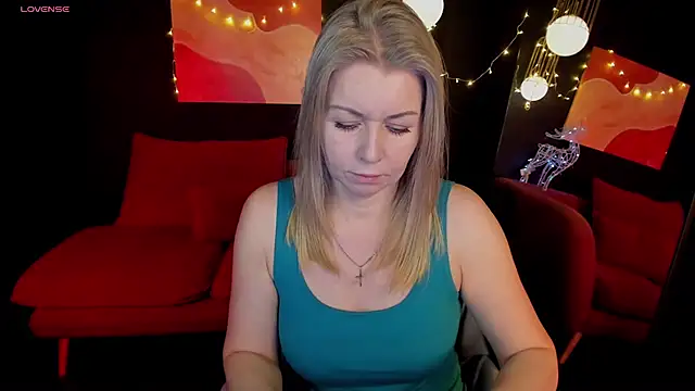 Annie Light online show from 12-28-24, 05:44