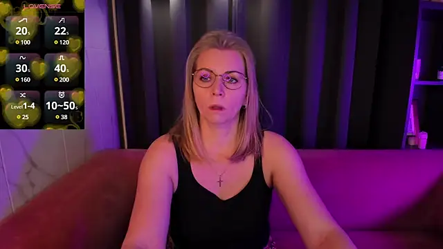 Annie Light online show from 03-04-25, 09:07