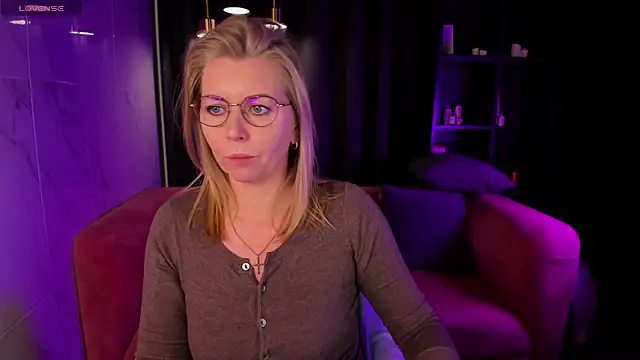 Annie Light online show from 03-09-25, 08:51