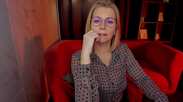 Annie Light online show from 12-02-25, 05:57