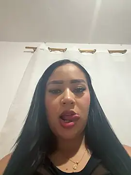 Snapshot of Luisa_Fernandaa chatting on 02-04-26, 11:31 Luisa Fernandaa online show from 02-04-26, 11:31