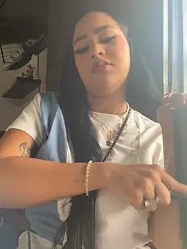 Snapshot of Luisa_Fernandaa chatting on 02-22-26, 06:28 Luisa Fernandaa online show from 02-22-26, 06:28