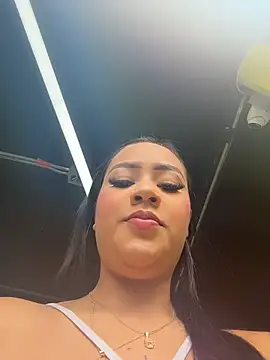 Snapshot of Luisa_Fernandaa chatting on 02-24-26, 06:39 Luisa Fernandaa online show from 02-24-26, 06:39