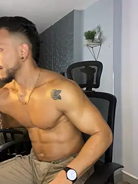 ARON TAYLER01 online show from 01-15-25, 12:47