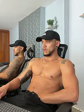 ARON TAYLER01 online show from 01-18-25, 04:10