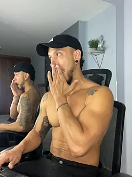 ARON TAYLER01 online show from 01-21-25, 12:29