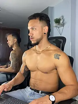 ARON TAYLER01 online show from 02-01-25, 12:37