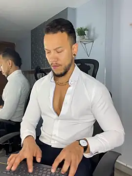 ARON TAYLER01 online show from 02-06-25, 12:48