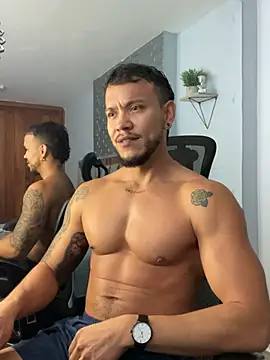 ARON TAYLER01 online show from 02-07-25, 04:24