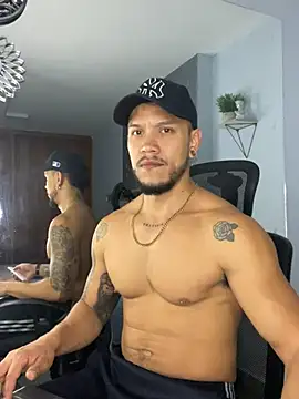 ARON TAYLER01 online show from 02-08-25, 01:11