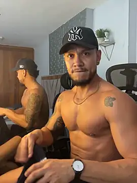 ARON TAYLER01 online show from 02-08-25, 04:57