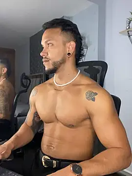 ARON TAYLER01 online show from 03-09-25, 12:42