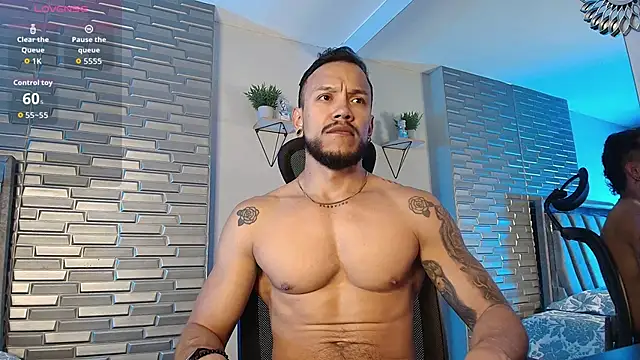 ARON TAYLER01 online show from 04-07-26, 10:37