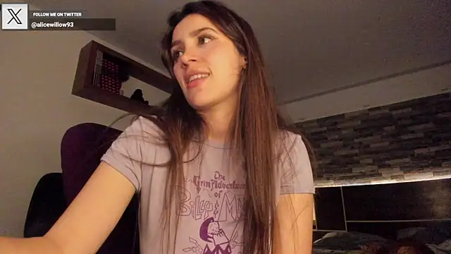 Snapshot of alicewilloww chatting on 02-21-25, 05:35 alicewilloww online show from 02-21-25, 05:35