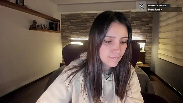 Snapshot of alicewilloww chatting on 09-10-25, 11:27 alicewilloww online show from 09-10-25, 11:27
