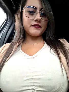 Snapshot of Oryk___ chatting on 02-15-25, 04:56 Oryk online show from 02-15-25, 04:56