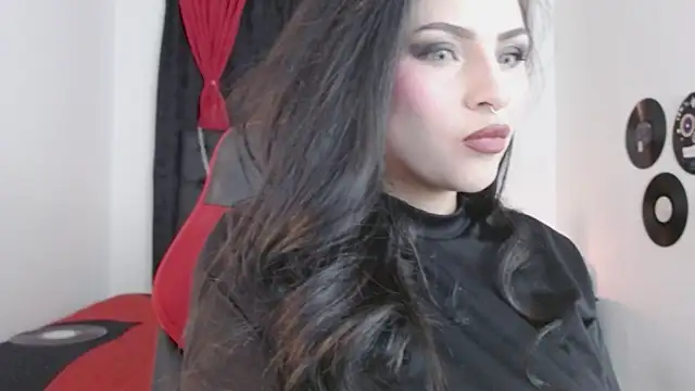 Snapshot of misslombana chatting on 02-07-25, 05:31 misslombana online show from 02-07-25, 05:31