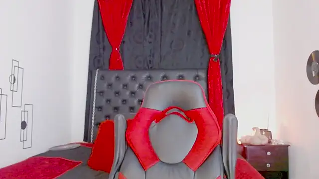 Snapshot of misslombana chatting on 09-13-25, 04:23 misslombana online show from 09-13-25, 04:23