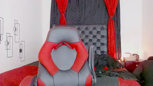 Snapshot of misslombana chatting on 09-14-25, 04:33 misslombana online show from 09-14-25, 04:33