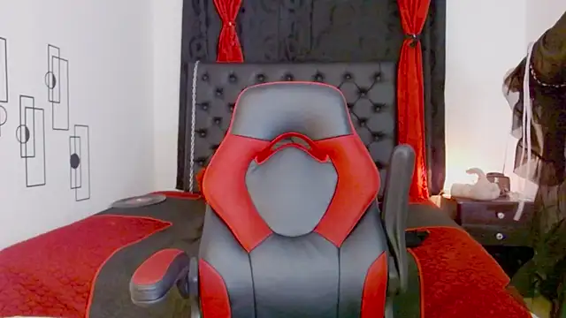 Snapshot of misslombana chatting on 09-18-25, 04:25 misslombana online show from 09-18-25, 04:25