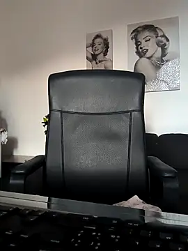 Ladykaos online show from 09-27-25, 03:39