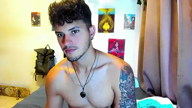 Snapshot of Nekoboy01 chatting on 10-28-25, 08:33 Nekoboy01 online show from 10-28-25, 08:33