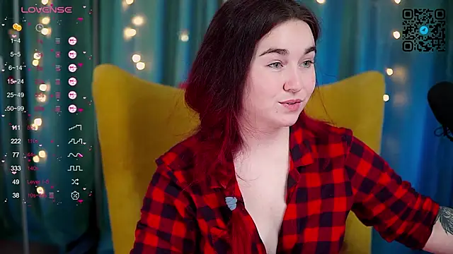 Snapshot of R-U-B-Y chatting on 01-21-25, 04:58 R-U-B-Y online show from 01-21-25, 04:58