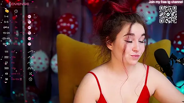 Snapshot of R-U-B-Y chatting on 02-11-25, 04:56 R-U-B-Y online show from 02-11-25, 04:56