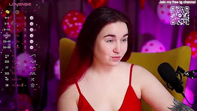 Snapshot of R-U-B-Y chatting on 02-13-25, 05:01 R-U-B-Y online show from 02-13-25, 05:01