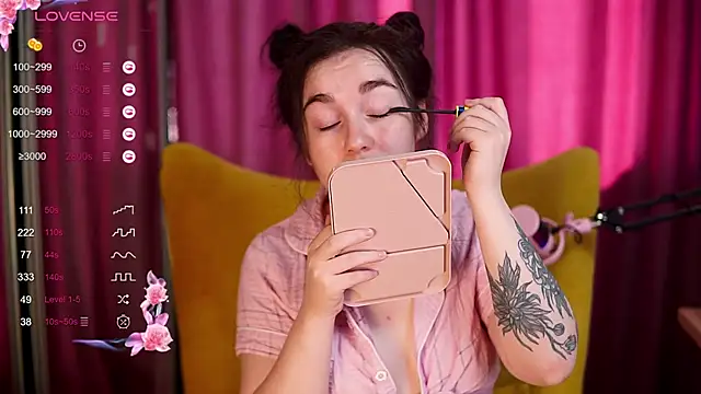 Snapshot of R-U-B-Y chatting on 09-10-25, 08:58 R-U-B-Y online show from 09-10-25, 08:58