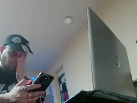 Snapshot of alphaswitchard chatting on 12-20-24, 02:30 alphaswitchard online show from 12-20-24, 02:30