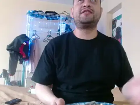 Snapshot of alphaswitchard chatting on 12-21-24, 03:31 alphaswitchard online show from 12-21-24, 03:31