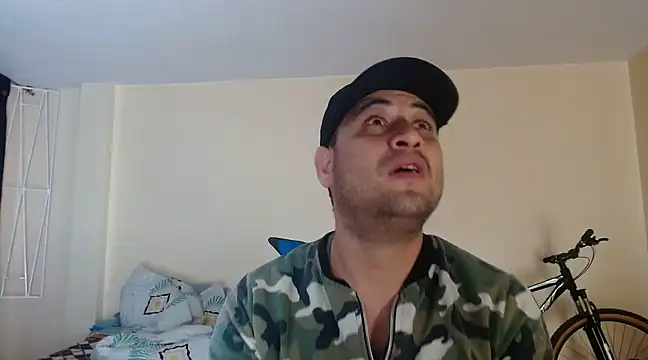 Snapshot of alphaswitchard chatting on 03-13-25, 02:49 alphaswitchard online show from 03-13-25, 02:49