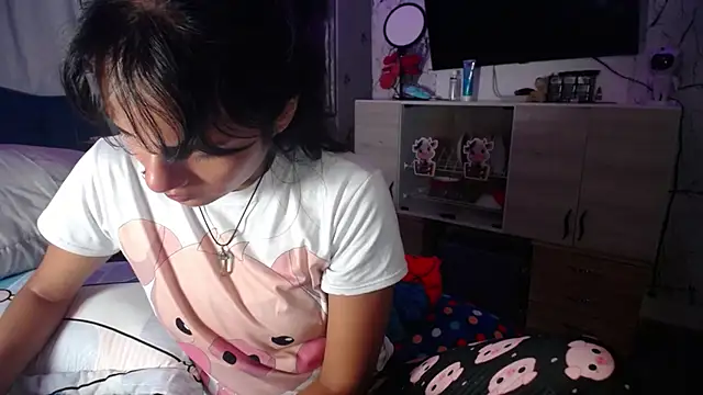 Samara Beltran online show from 10-28-25, 02:48