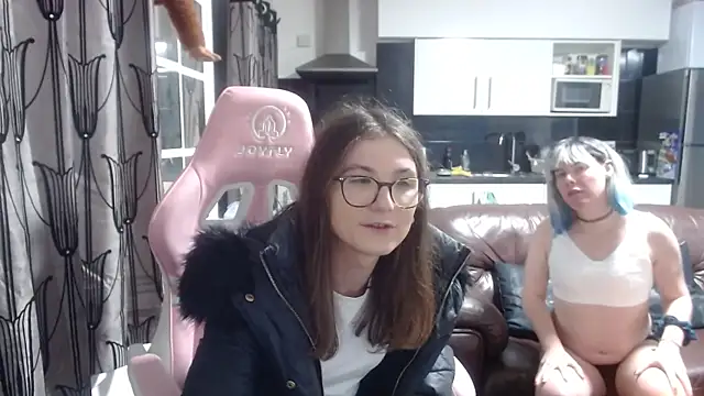 Snapshot of Kris_srose chatting on 12-11-24, 01:37 Kris srose online show from 12-11-24, 01:37