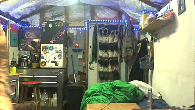 CloudDadddyyy420 online show from 09-18-25, 04:14