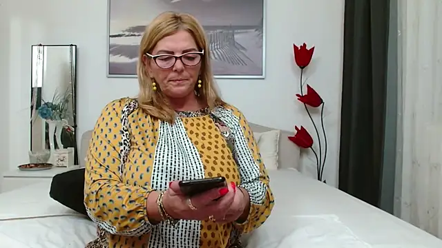 YulliaMilf online show from 11-02-25, 03:58