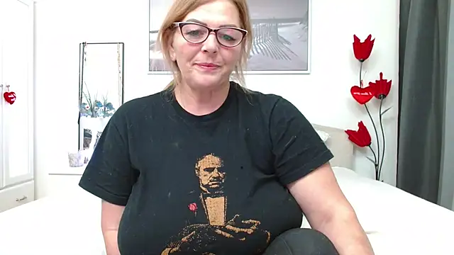 YulliaMilf online show from 01-12-26, 07:08