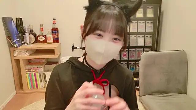 HIKARI x0 online show from 04-28-26, 02:33