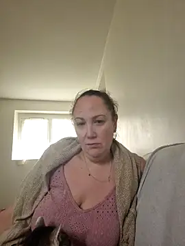 Wisie Cutie online show from 12-14-24, 01:49