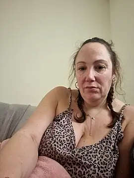 Wisie Cutie online show from 12-31-24, 01:08