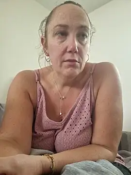 Wisie Cutie online show from 10-04-25, 11:41