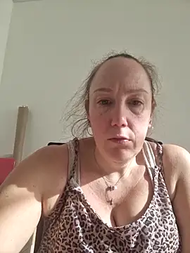 Wisie Cutie online show from 02-04-26, 01:28