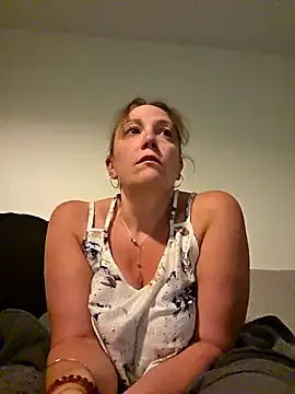 Wisie Cutie online show from 04-23-26, 08:55