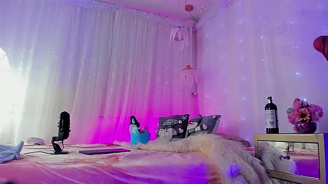 Snapshot of soyemi chatting on 01-06-25, 01:42 soyemi online show from 01-06-25, 01:42