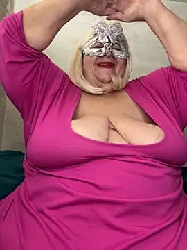 mariannecox online show from 10-26-25, 04:35