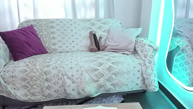 KAROLIVONNE online show from 02-24-26, 08:51